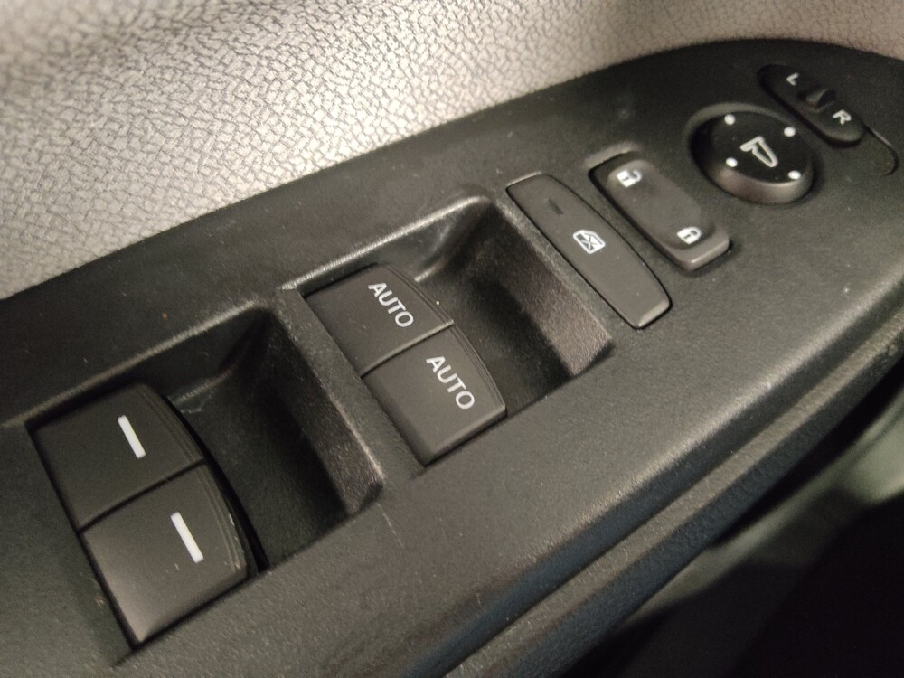 2017 Honda CR-V in Metairie, LA 70006 - 18117684 27