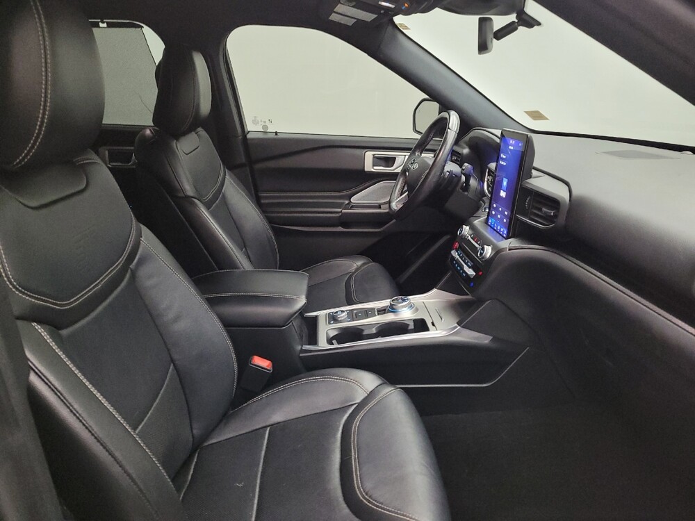 2020 Ford Explorer in Maple Heights, OH 44137 - 18117701 21