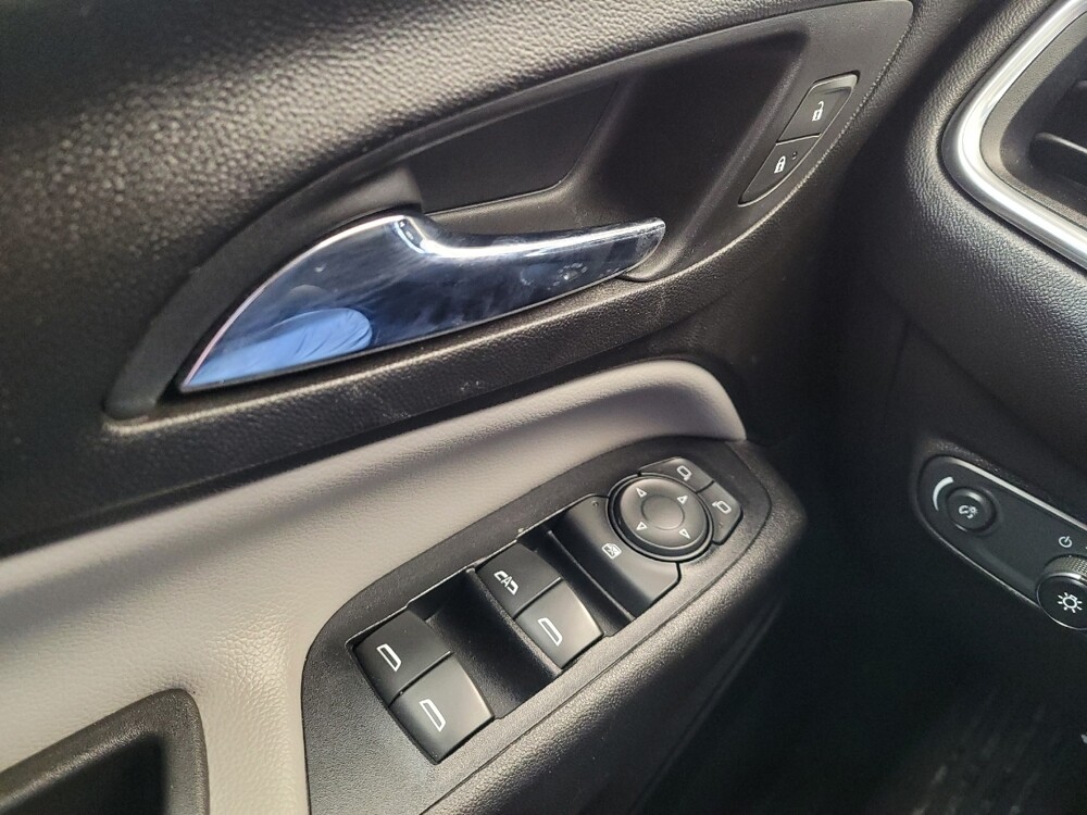 2020 Chevrolet Equinox in Maple Heights, OH 44137 - 18117702 27