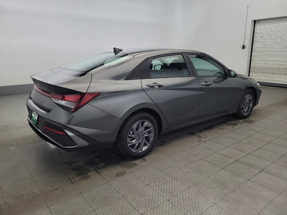 2024 Hyundai Elantra in Pittsburgh, PA 15236 - 18117726 10