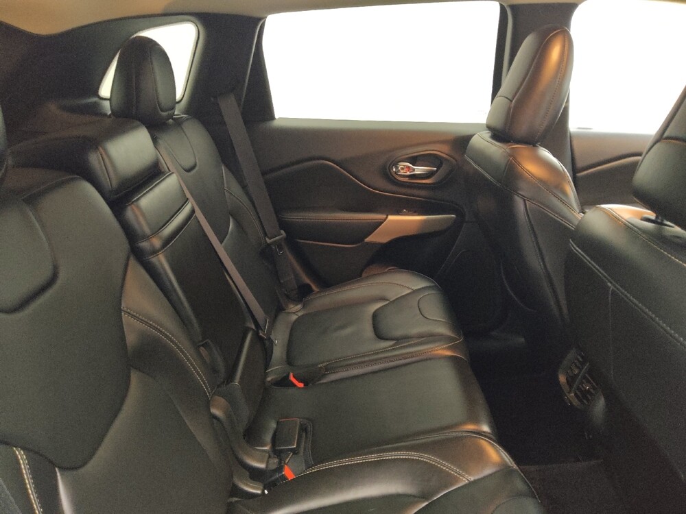 2018 Jeep Cherokee in Des Moines, IA 50310 - 18117748 19