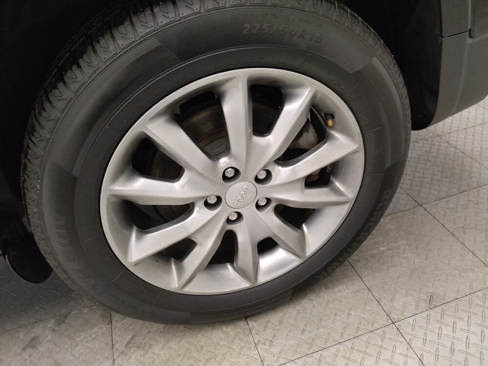 2018 Jeep Cherokee in Des Moines, IA 50310 - 18117748 31