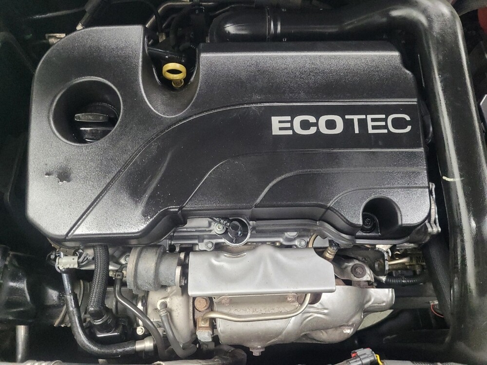 2021 Chevrolet Equinox in Mishawaka, IN 46545 - 18117761 30