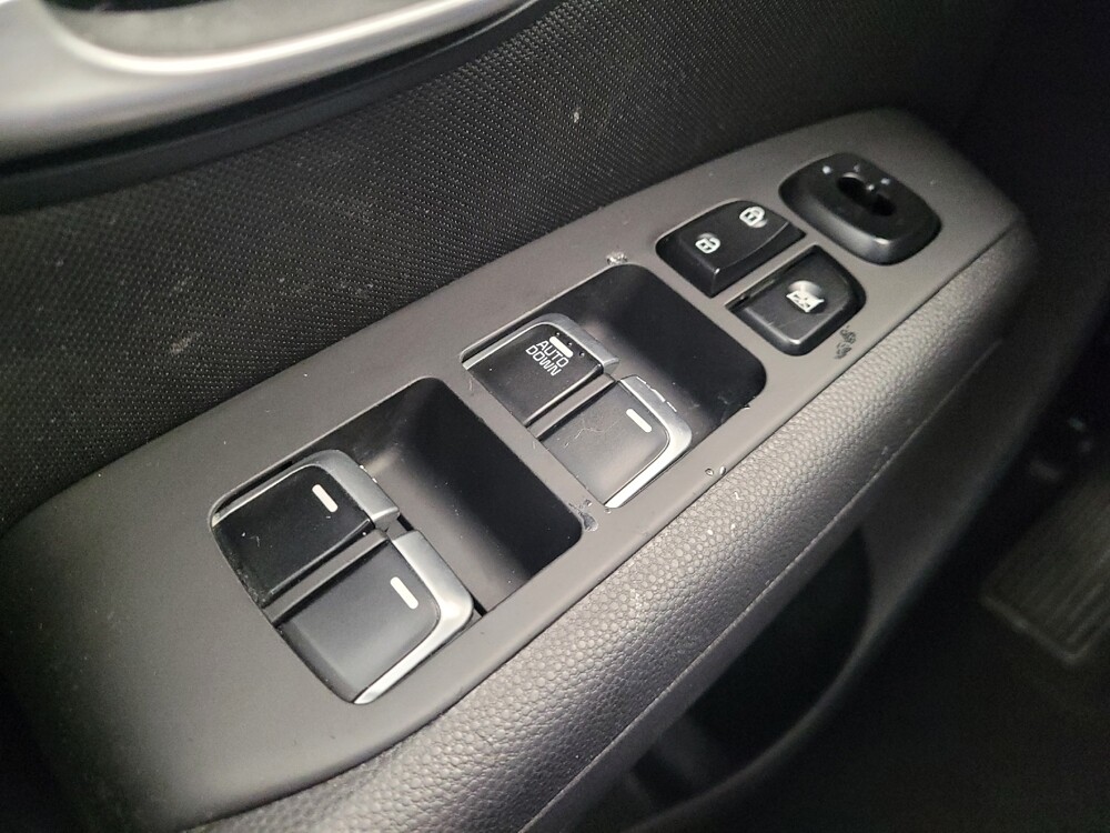 2017 Kia Soul in Toledo, OH 43617 - 18117779 27