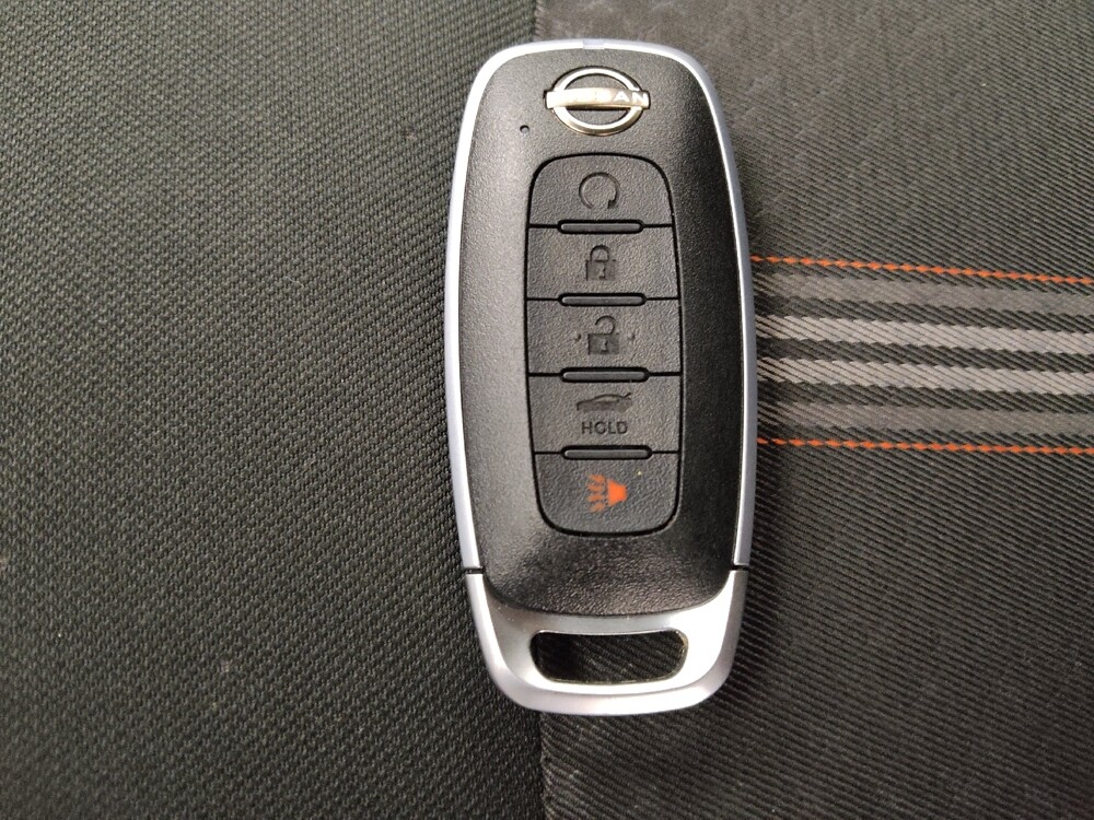 2025 Nissan Versa in Topeka, KS 66611 - 18117800 32