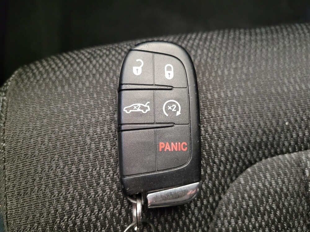 2015 Chrysler 200 in Columbus, OH 43228 - 18117860 32