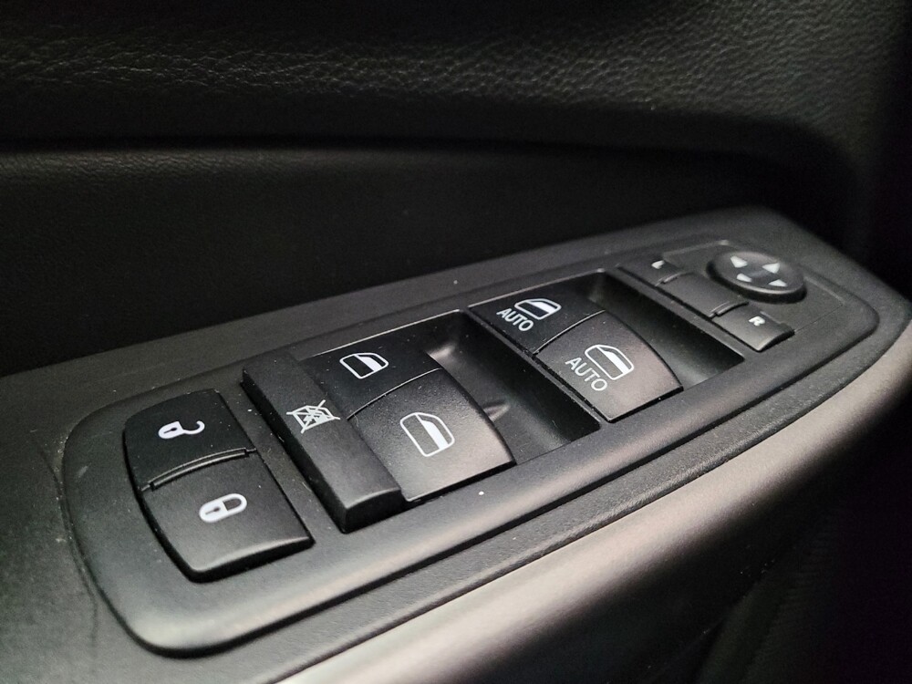 2019 Jeep Cherokee in Downey, CA 90241 - 18117866 27