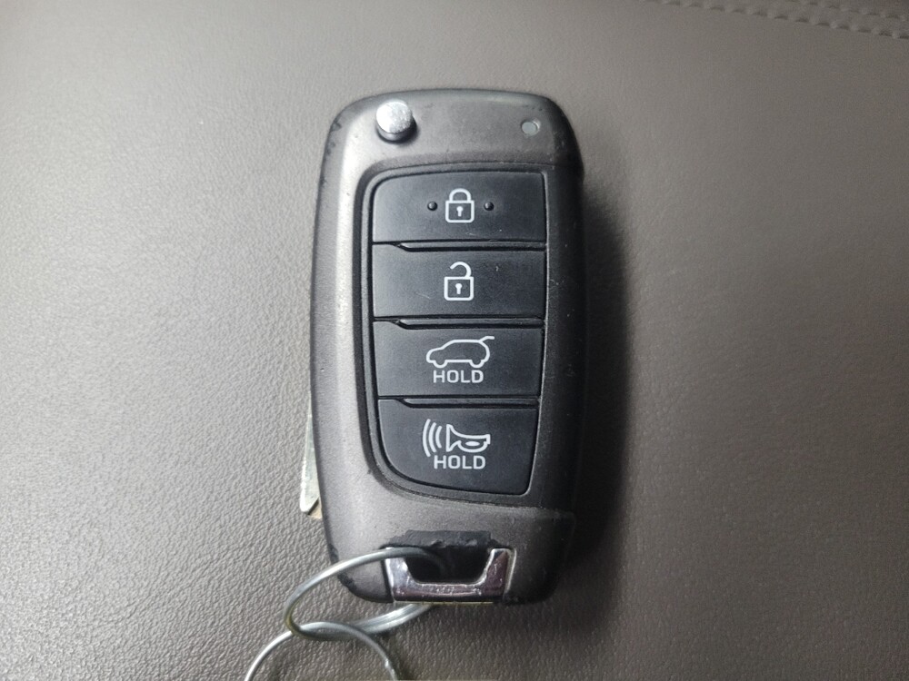 2019 Hyundai Santa Fe in Indianapolis, IN 46222 - 18117871 32