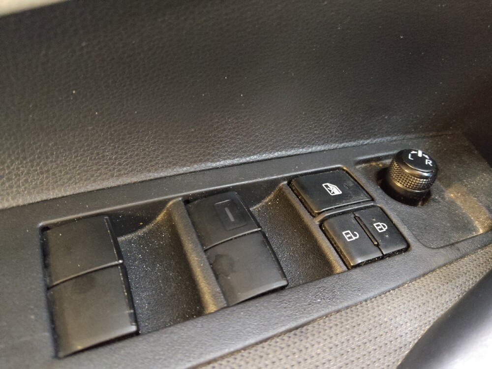 2020 Toyota Corolla in Raleigh, NC 27604 - 18117876 27