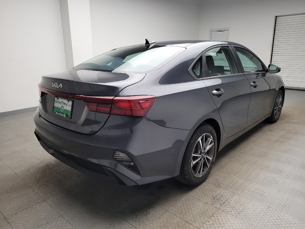 2023 Kia Forte in Taylor, MI 48180 - 18117893 10