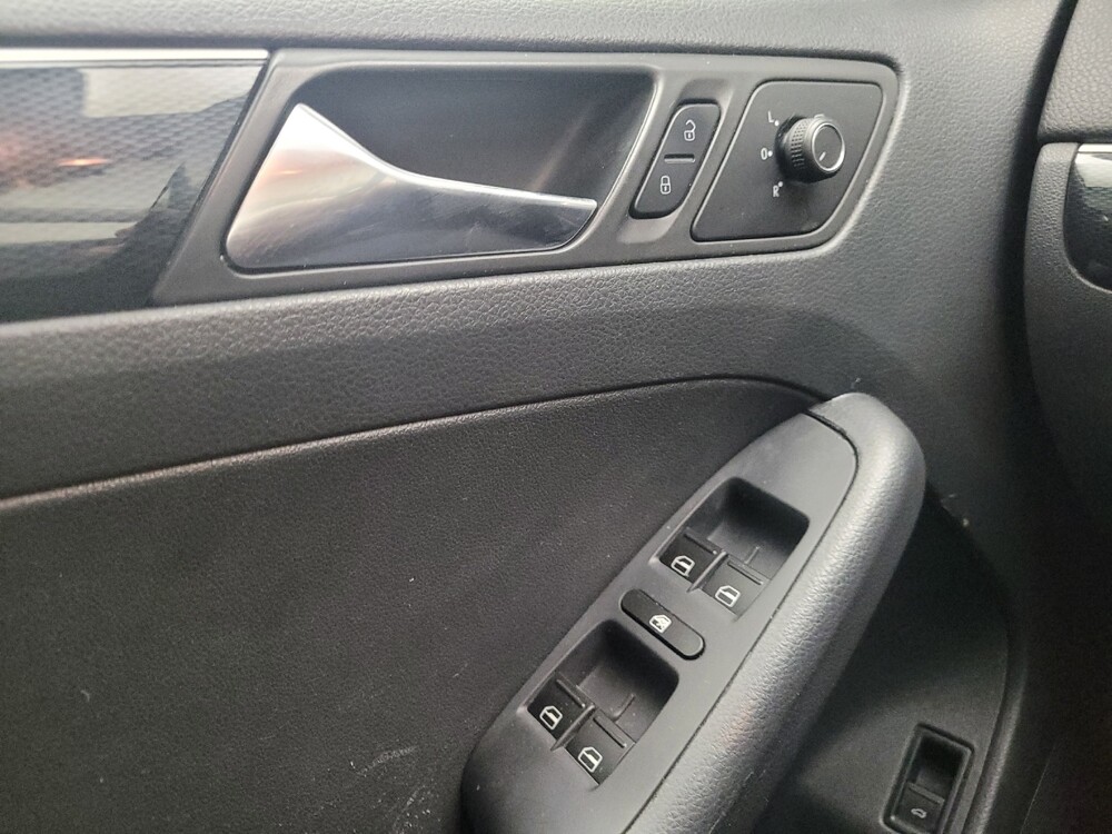 2016 Volkswagen Jetta in Taylor, MI 48180 - 18117895 27