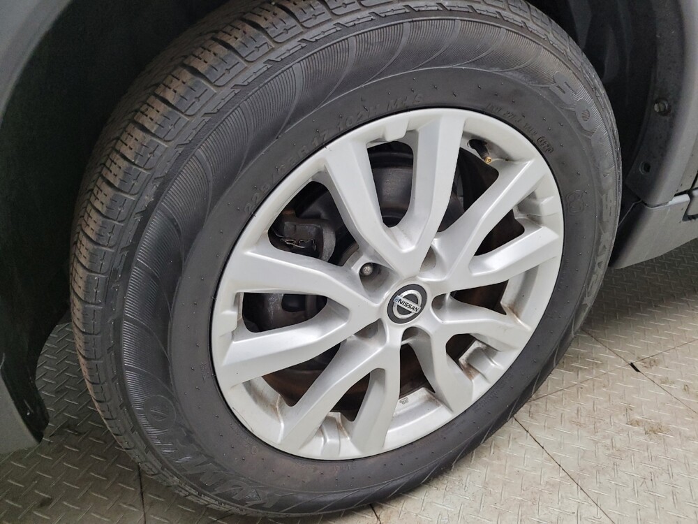 2018 Nissan Rogue in Taylor, MI 48180 - 18117898 31