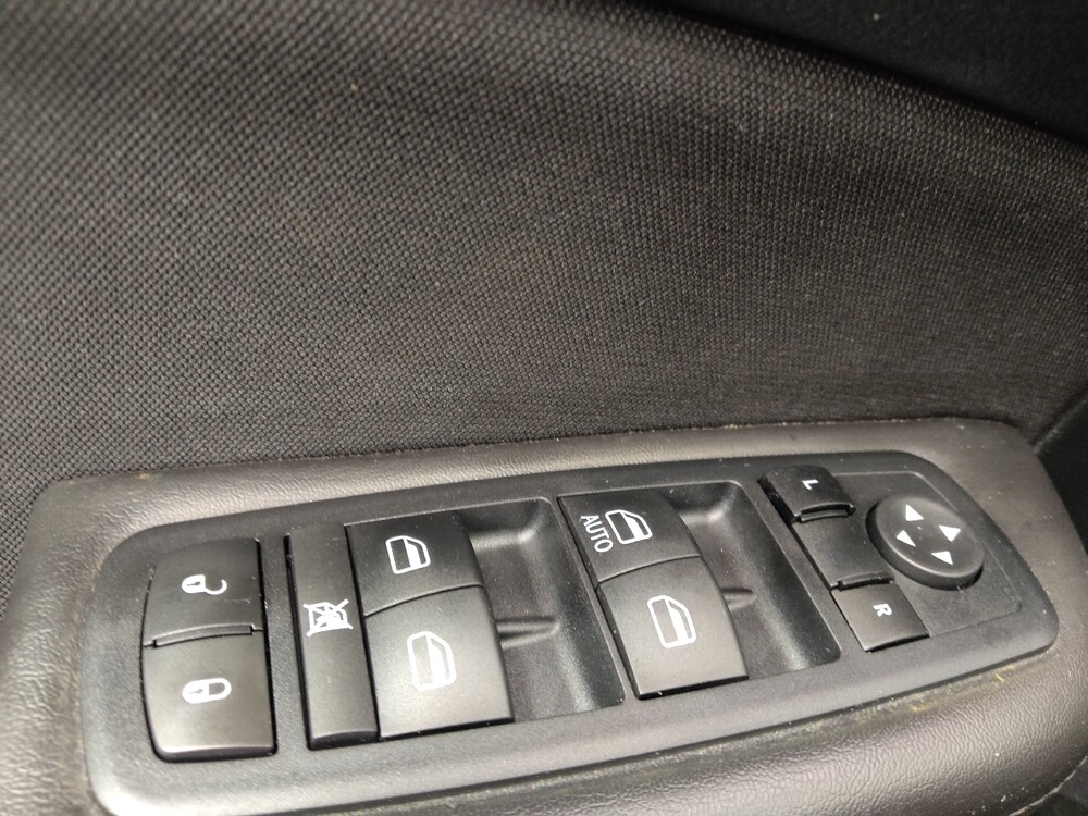 2017 Chrysler 200 in Greenville, SC 29607 - 18117915 27