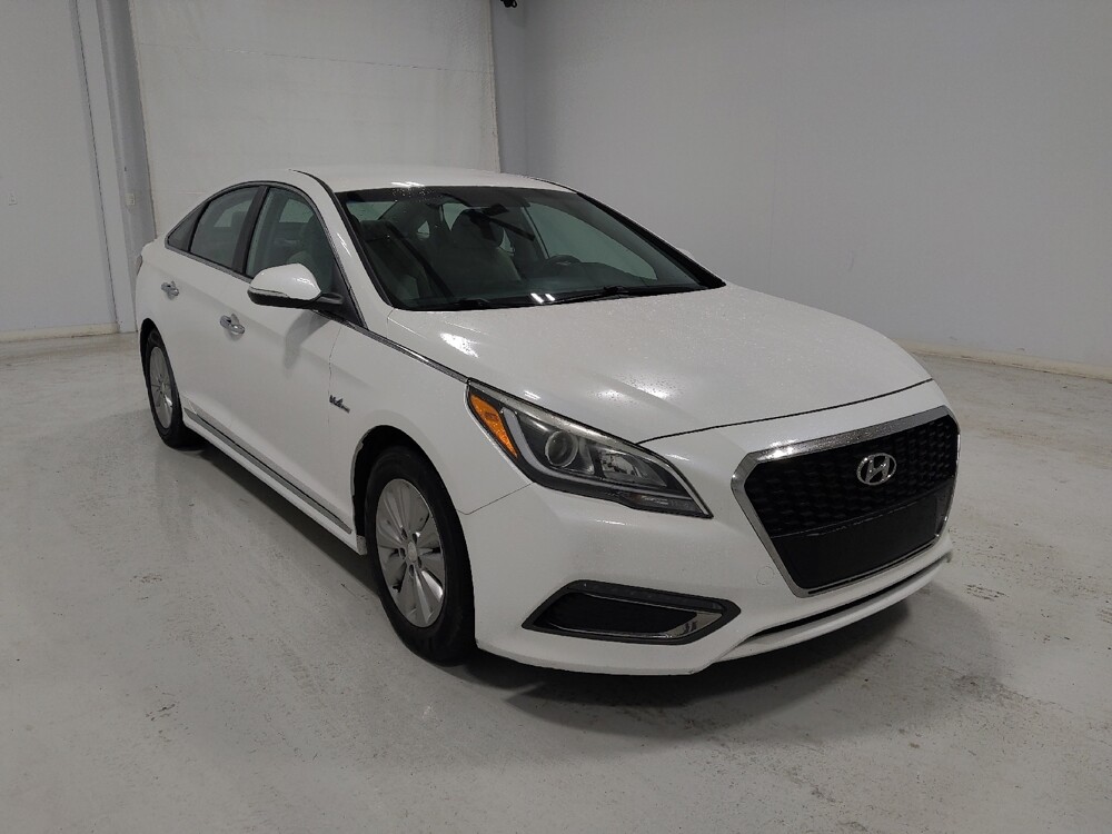 2016 Hyundai Sonata in Columbus, OH 43231 - 18117920 13