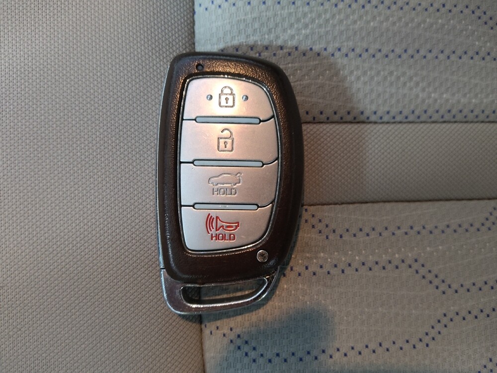 2016 Hyundai Sonata in Columbus, OH 43231 - 18117920 32