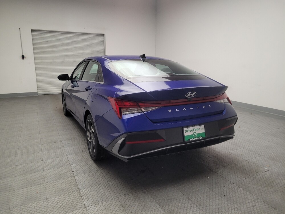 2025 Hyundai Elantra in Downey, CA 90241 - 18117929 6