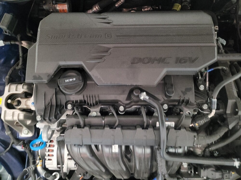 2025 Hyundai Elantra in Downey, CA 90241 - 18117929 30