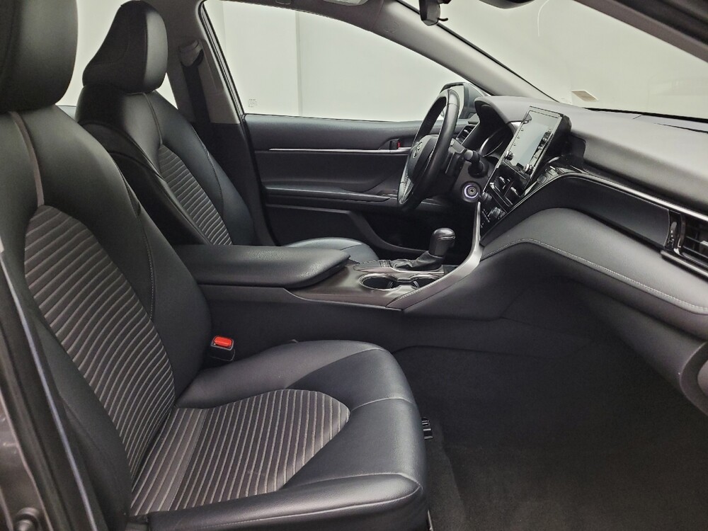 2022 Toyota Camry in Taylor, MI 48180 - 18117936 21