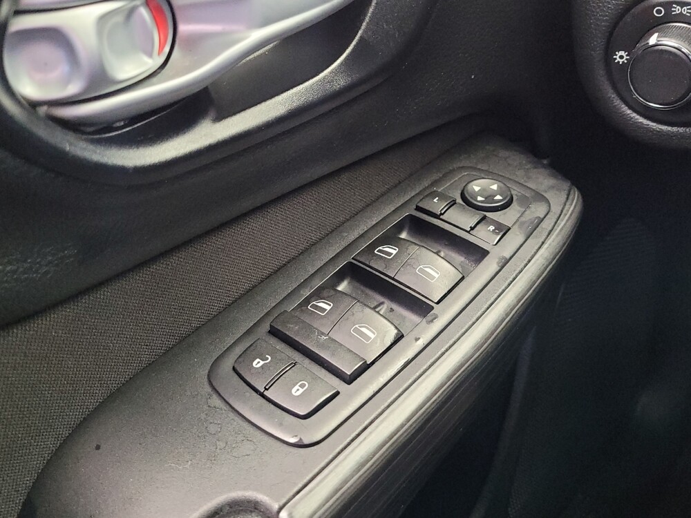 2015 Jeep Cherokee in Lexington, KY 40509 - 18117945 27