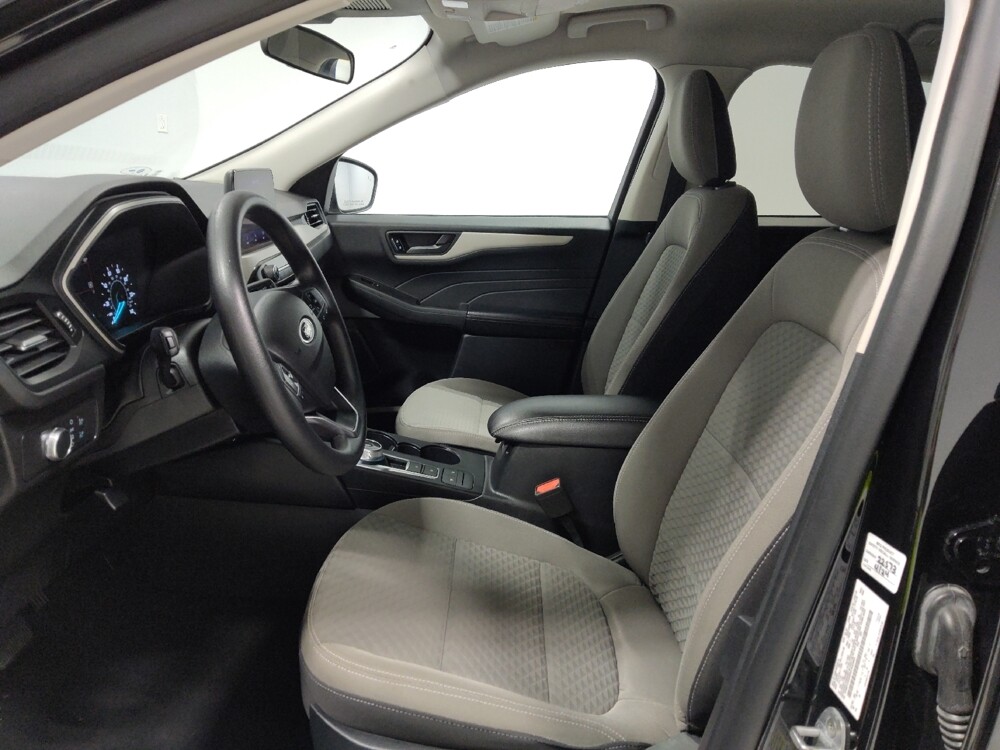 2022 Ford Escape in Columbus, OH 43231 - 18117949 17