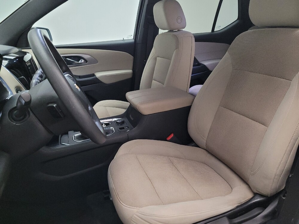 2022 Chevrolet Traverse in Downey, CA 90241 - 18117975 17