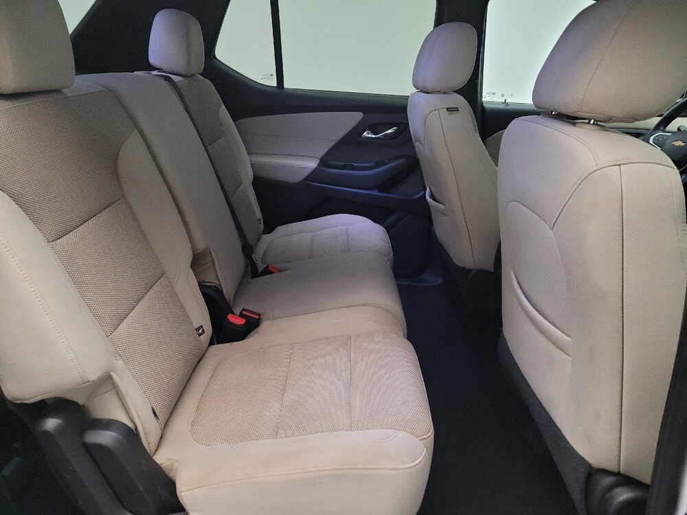 2022 Chevrolet Traverse in Downey, CA 90241 - 18117975 19