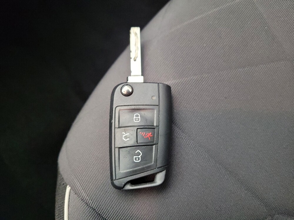 2025 Volkswagen Jetta in Torrance, CA 90504 - 18117983 32