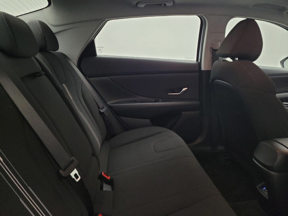 2025 Hyundai Elantra in Miamisburg, OH 45342 - 18117989 19