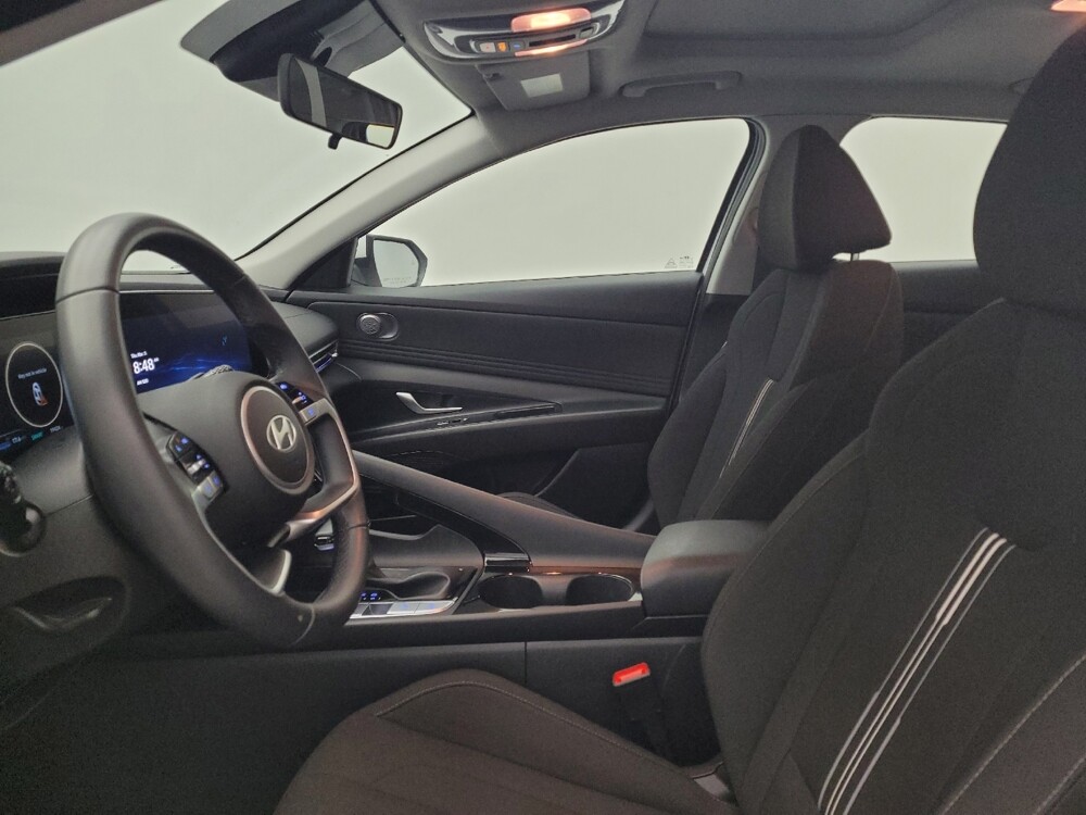 2025 Hyundai Elantra in Miamisburg, OH 45342 - 18117989 17