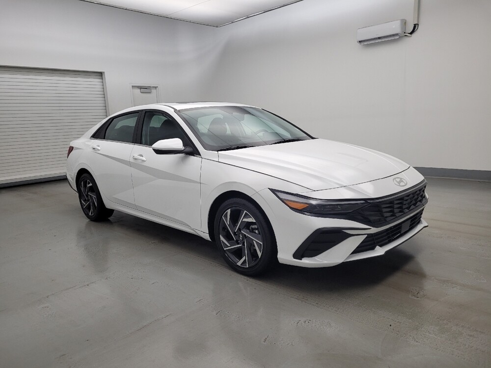 2025 Hyundai Elantra in Miamisburg, OH 45342 - 18117989 11