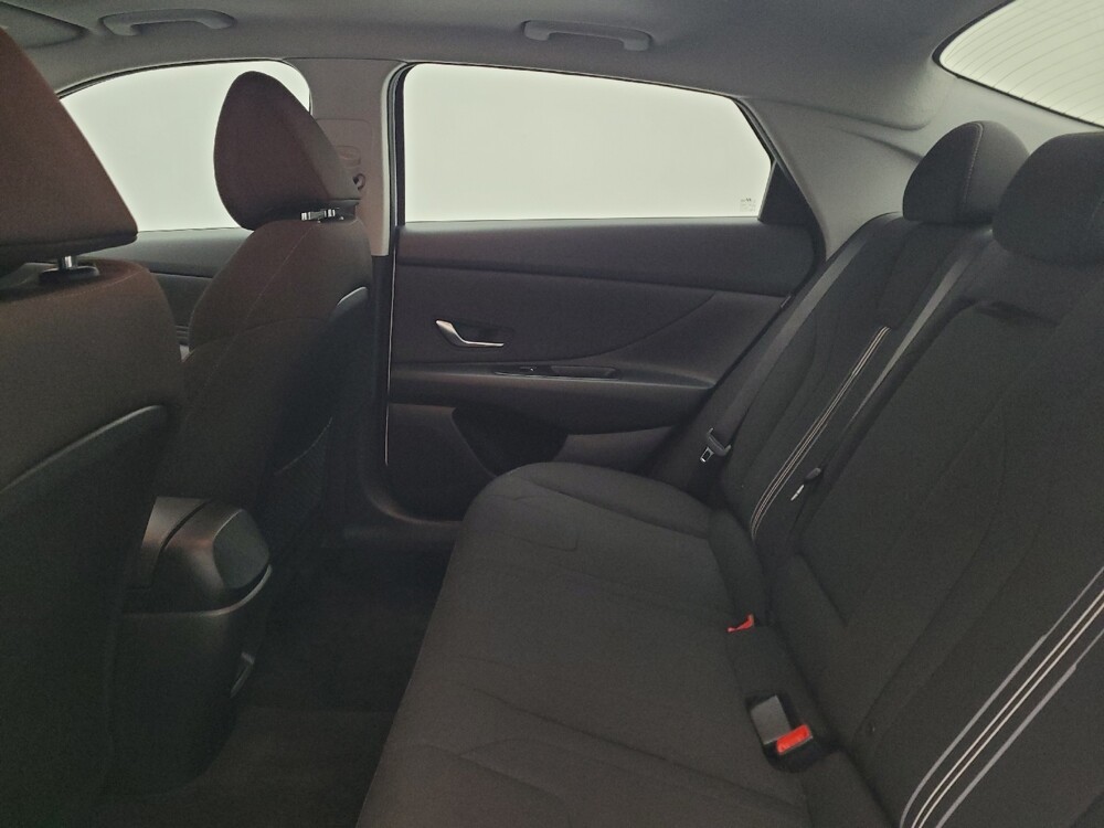 2025 Hyundai Elantra in Miamisburg, OH 45342 - 18117989 18