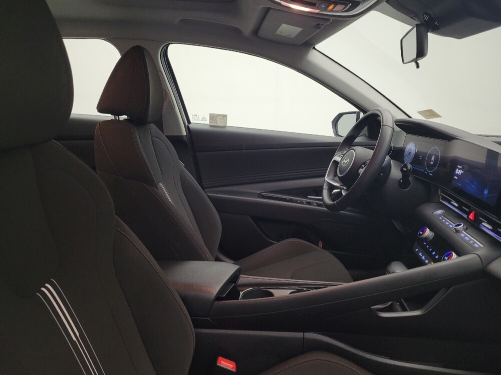 2025 Hyundai Elantra in Miamisburg, OH 45342 - 18117989 21