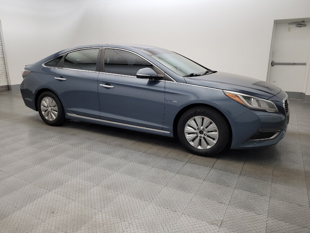 2016 Hyundai Sonata in Glendale, AZ 85301 - 18117990 11