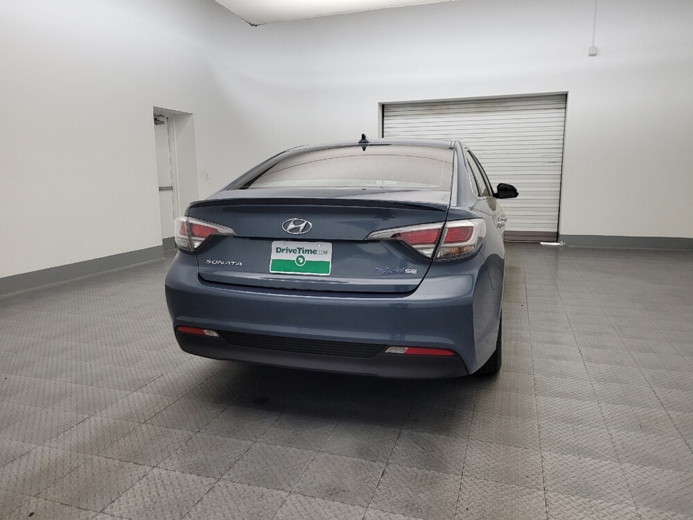 2016 Hyundai Sonata in Glendale, AZ 85301 - 18117990 7