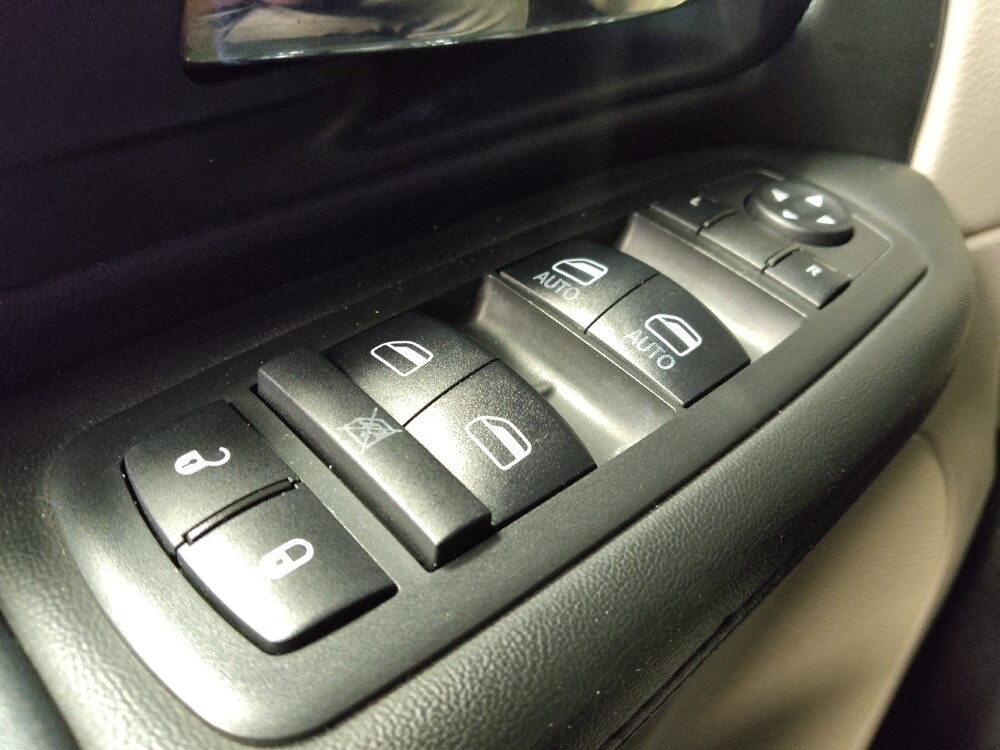 2018 Dodge Grand Caravan in Phoenix, AZ 85015 - 18118007 27