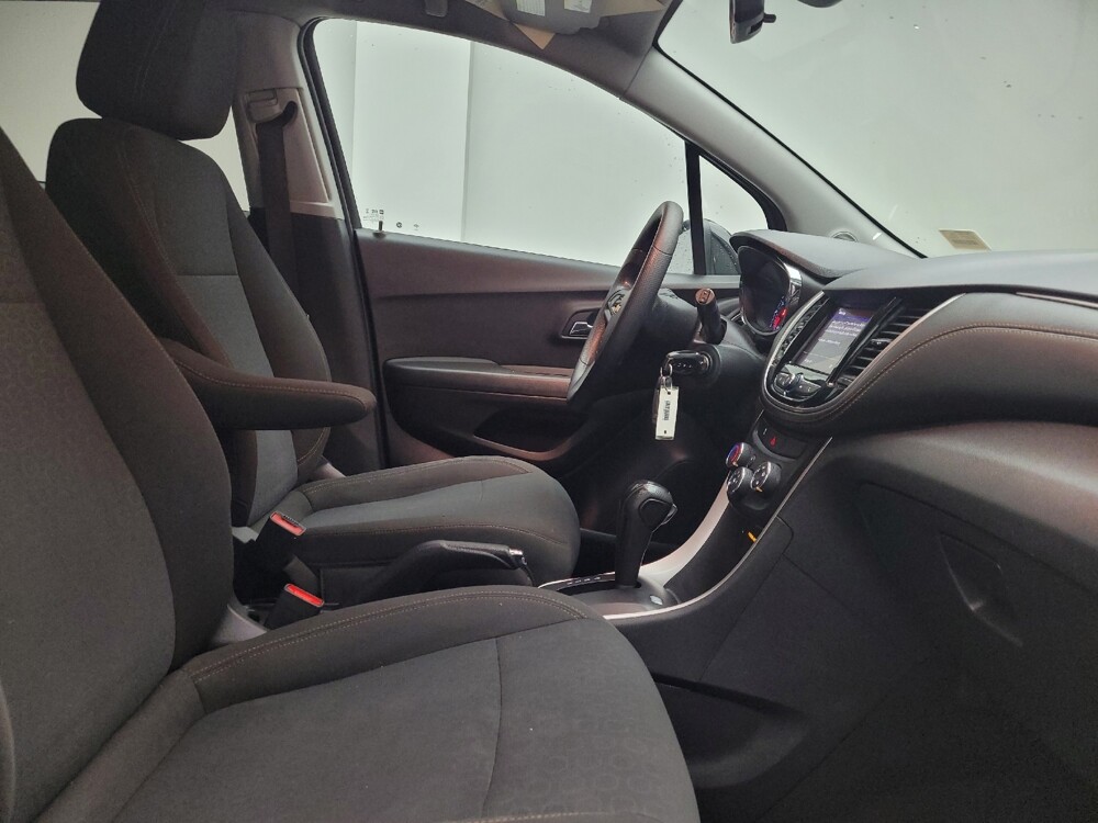 2020 Chevrolet Trax in Grand Rapids, MI 49508 - 18118014 21