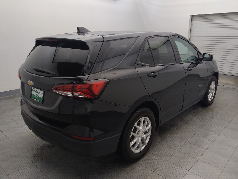 2024 Chevrolet Equinox in Houston, TX 77060 - 18118045 9
