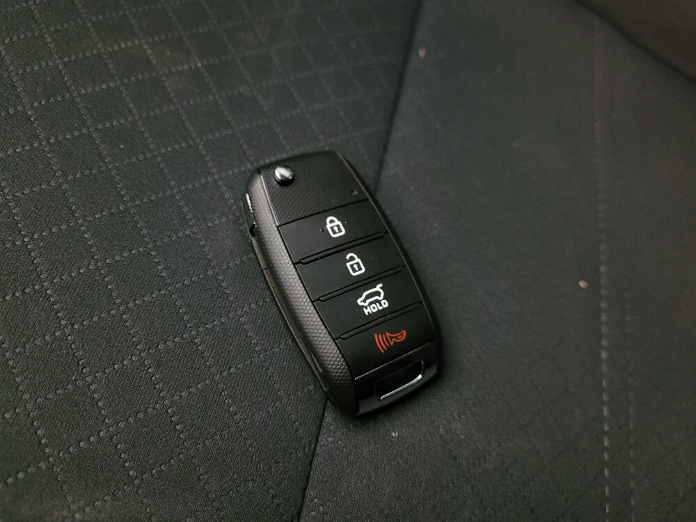 2018 Kia Sorento in Phoenix, AZ 85015 - 18118047 32