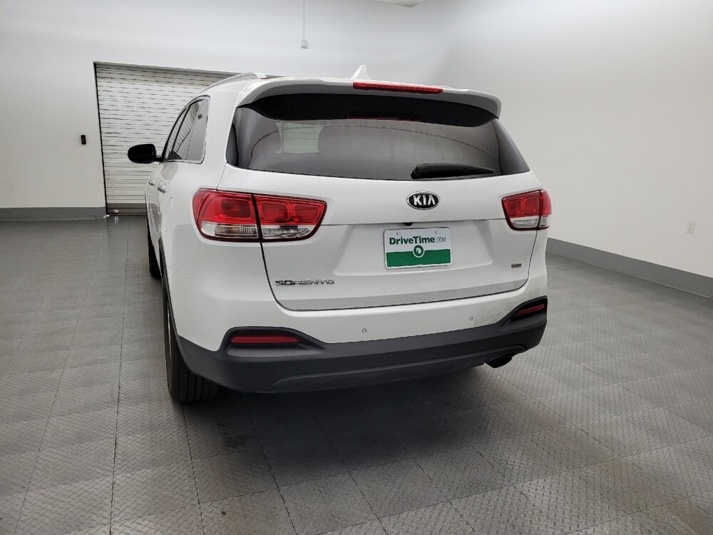 2018 Kia Sorento in Phoenix, AZ 85015 - 18118047 6