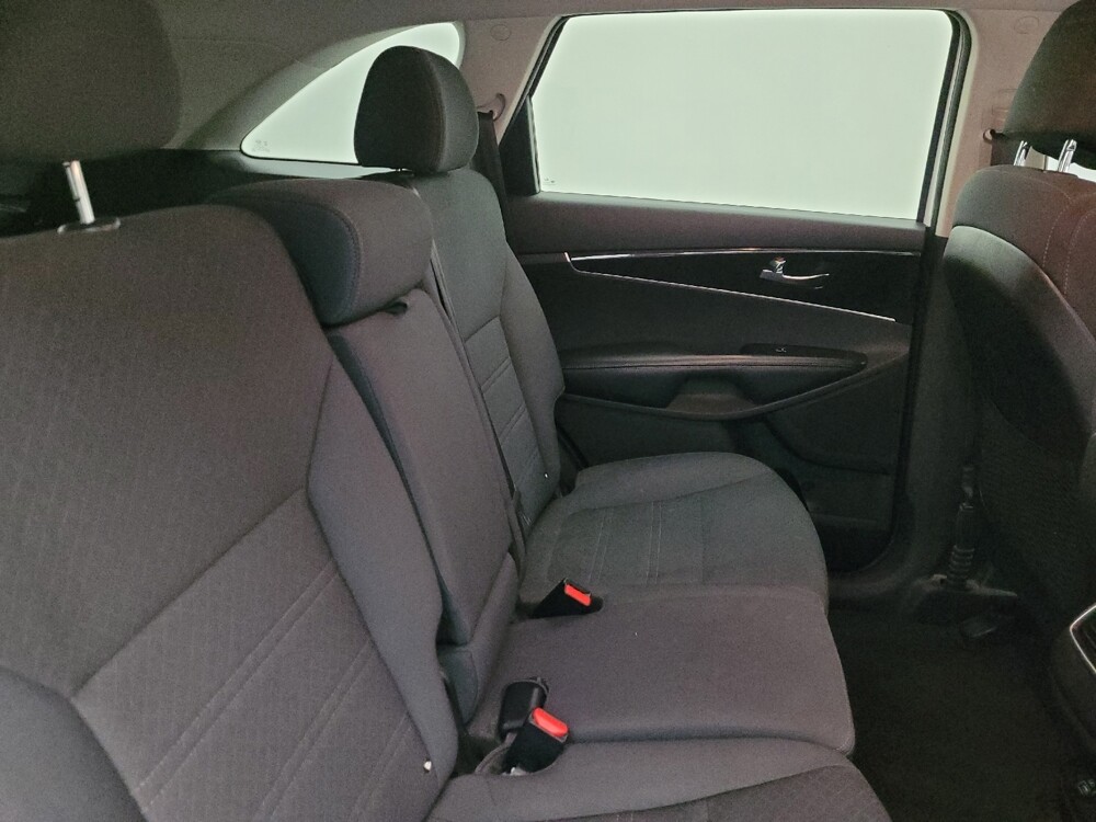 2018 Kia Sorento in Phoenix, AZ 85015 - 18118047 19