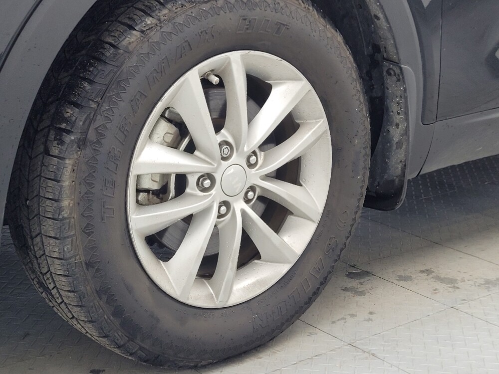 2017 Kia Sorento in Madison, TN 37115 - 18118053 31