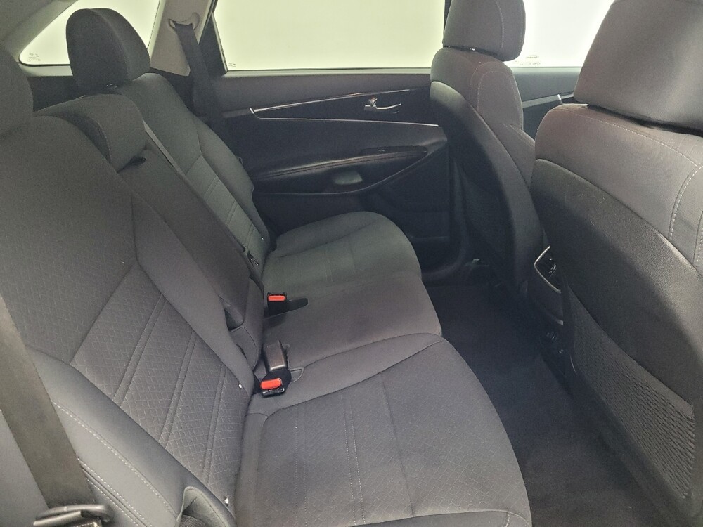 2017 Kia Sorento in Madison, TN 37115 - 18118053 19