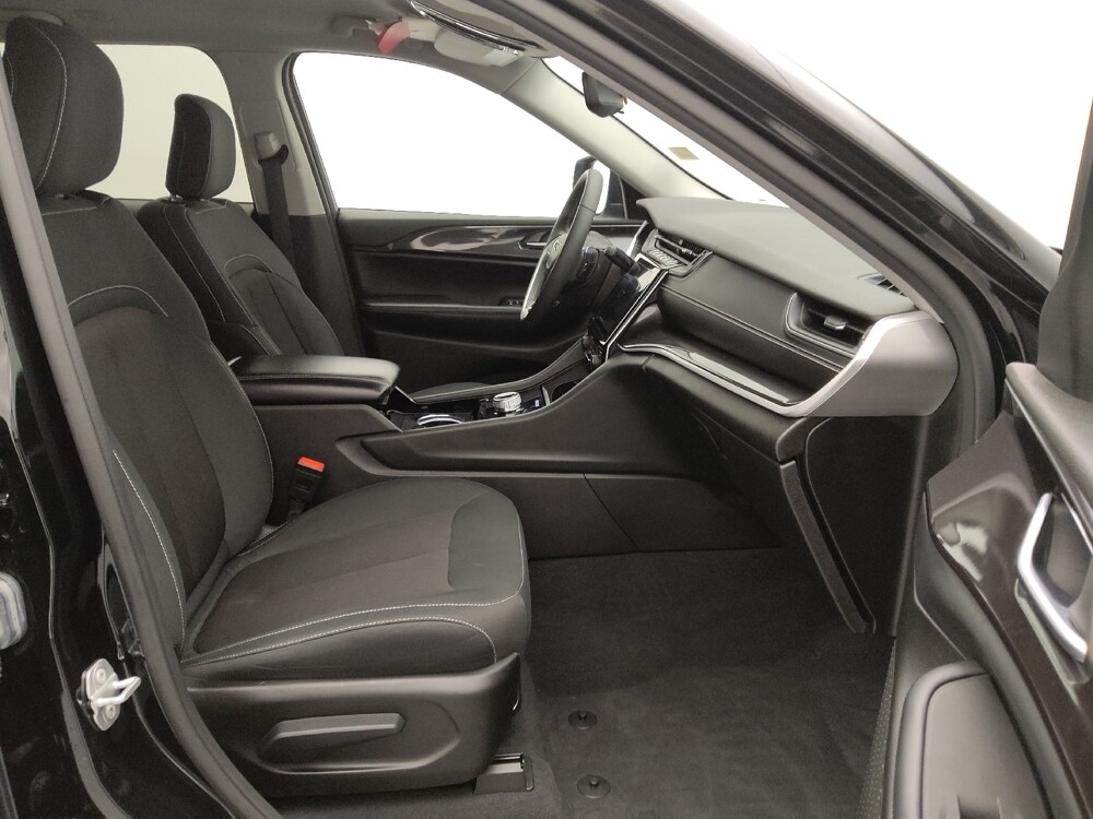 2023 Jeep Grand Cherokee in St. Louis, MO 63136 - 18118061 21