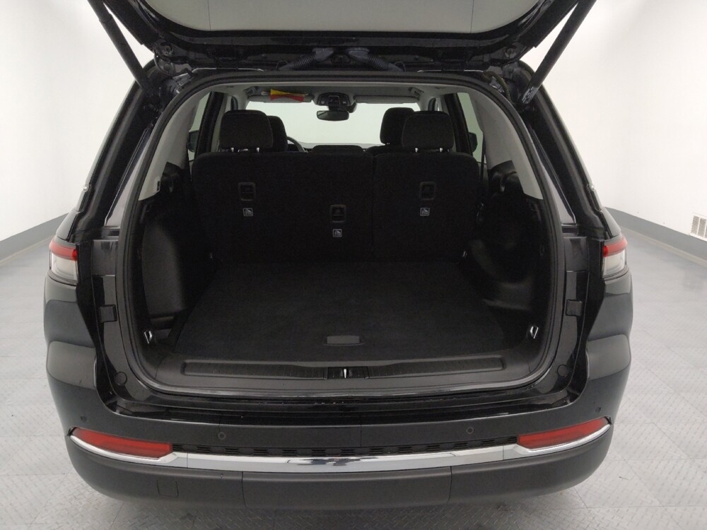 2023 Jeep Grand Cherokee in St. Louis, MO 63136 - 18118061 29