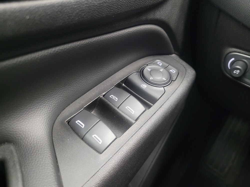 2020 Chevrolet Equinox in Indianapolis, IN 46222 - 18118072 27