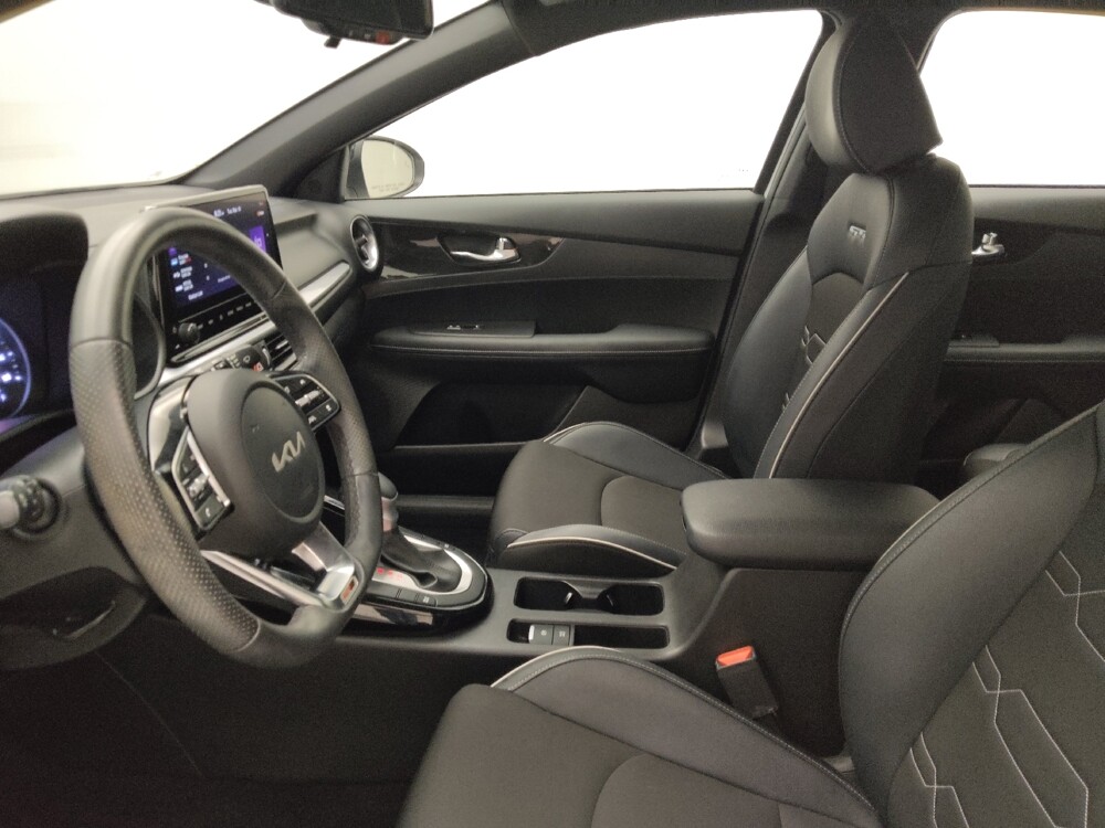 2023 Kia Forte in Midlothian, IL 60445 - 18118077 17