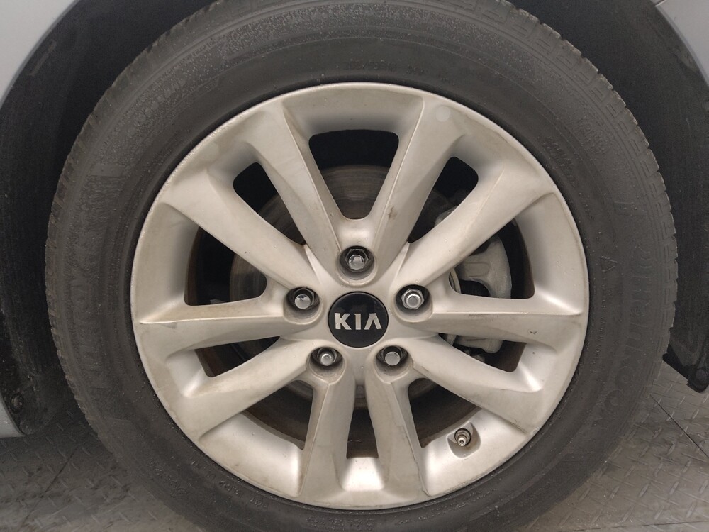 2017 Kia Forte in Fort Myers, FL 33907 - 18118088 31