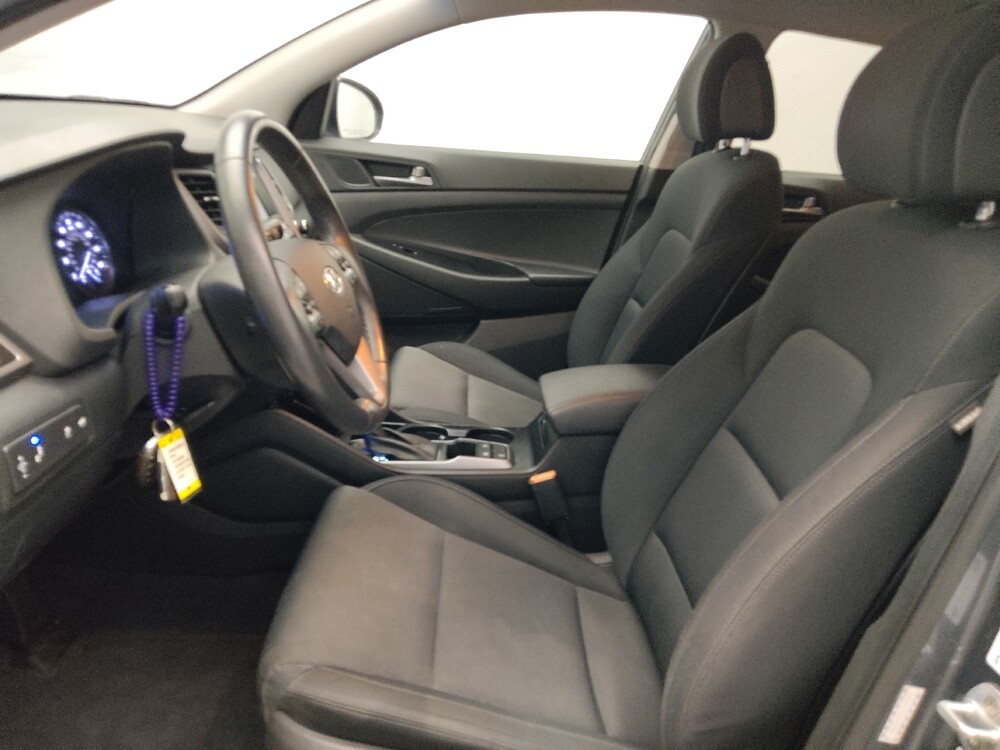 2016 Hyundai Tucson in Macon, GA 31210 - 18118101 17