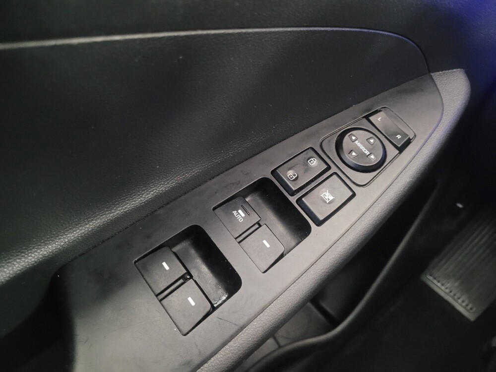 2016 Hyundai Tucson in Macon, GA 31210 - 18118101 27