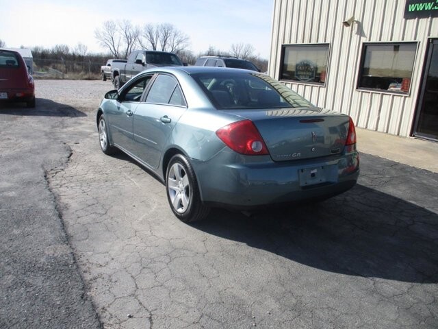 2009 Pontiac G6 in Oak Grove, MO 64075 - 18118114 7